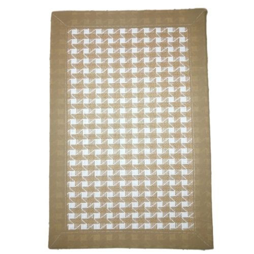 6 Square Decorative Placemats Table Mats And 1 Table Runner - Cream.